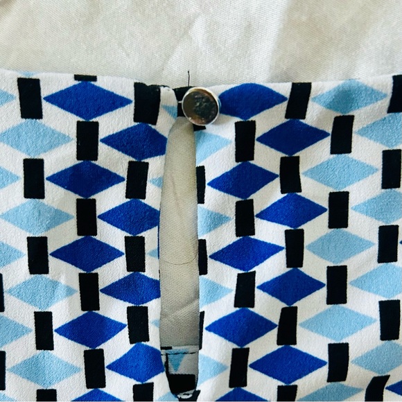 Calvin Klein Sleeveless Blouse Size PM - Picture 4 of 9